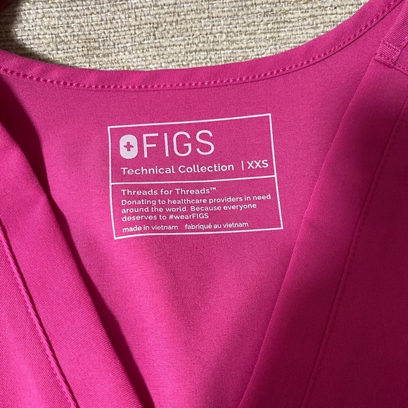 FIGS scrub top casma - Picture 2 of 2